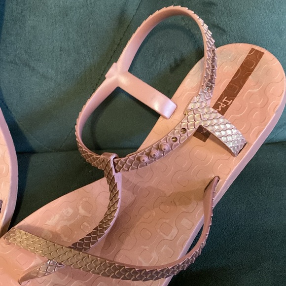 Ipanema Class Wish Rose Sandals - Picture 4 of 6